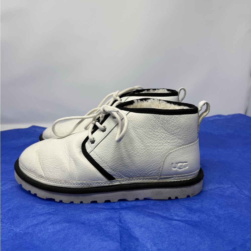 UGG Men's Neumel Leather Chukka Boots Sz 10 (ALKMTG)